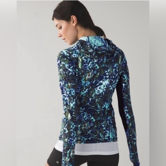 Lululemon Runbeam Pullover Lightweight Hoodie - Picture 2 of 8